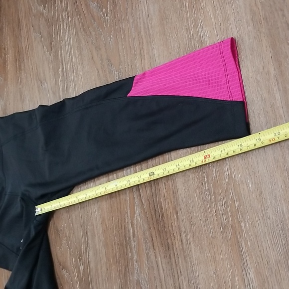 (S) Under Armour Cropped Leggings Breast Cancer Awareness Running Stretch - Picture 4 of 7